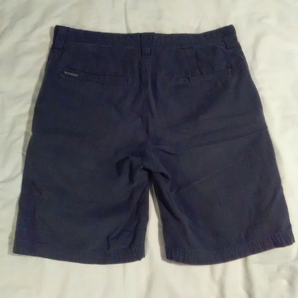 Columbia Omni-Shade grey shortssize 34w x 10L - Picture 2 of 4